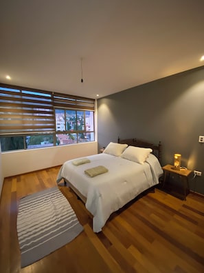 2 bedrooms, iron/ironing board, internet, bed sheets - Beautiful apartment with incredible view. Super spacious, comfortable and full of light (Cochabamba)