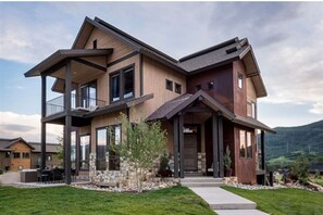 Exterior - 30+ Night Ski Retreat | Pet Friendly| Minutes to Slopes | Hot Tub (Steamboat Springs)