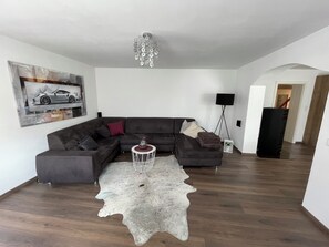 TV, fireplace, stereo