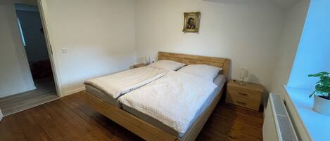 In-room safe, iron/ironing board, travel crib, free WiFi