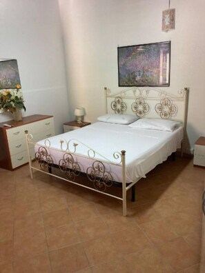 Apartment, 2 Bedrooms, Smoking, Patio | 3 bedrooms