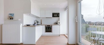 Modern Apartment With Balcony Near City Center