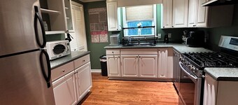 Charming 2-bedroom house in wonderful Crawford with petting zoo.