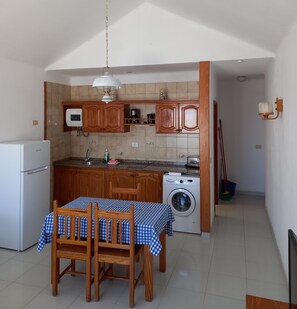 Fridge, oven, stovetop, coffee/tea maker - One bedroom apartment in Puerto del Carmen (Puerto del Carmen)
