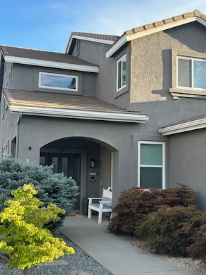 Exterior - Modern Mountain Retreat

Located in highly desirable area in Northwest Reno. (Reno)