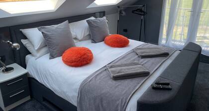 Ulverstons Little gem - Sleeps 2 - Free Parking