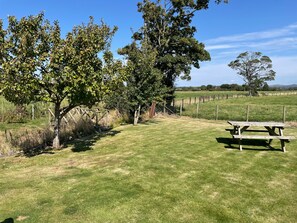 รับประทานอาหารกลางแจ้ง