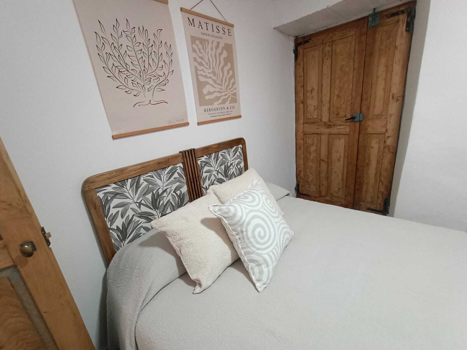 5 dormitorios, tabla de planchar con plancha, wifi y ropa de cama