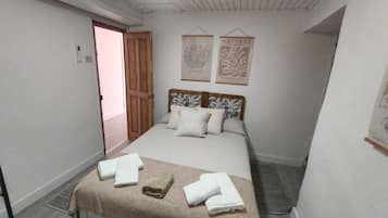 5 Schlafzimmer, Bügeleisen/Bügelbrett, WLAN, Bettwäsche