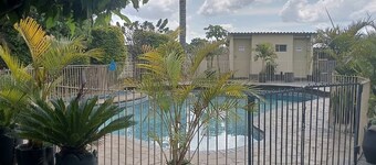 Neat and cosy cottage with pool - 2103