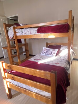 3 Schlafzimmer, Bügeleisen/Bügelbrett, WLAN, Bettwäsche