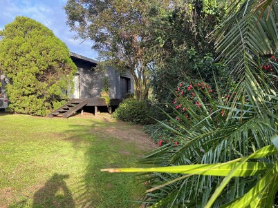 Escape to the country side.
Beautiful 3-bedroom cottage with scenic views