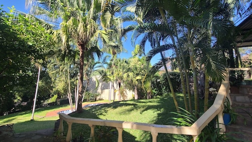 Charming 3 bedroom guesthouse - 2300