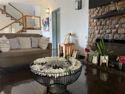 Mutare Manor - 2304 - Six Bedroom Villa, Sleeps 10