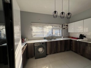 Private kitchen - Mutare Manor : The Upstairs - 2307 (Mutare)