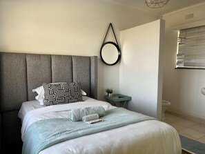 Iron/ironing board, Internet, bed sheets