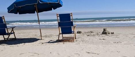 Sun-loungers, beach towels