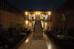 Deluxe Villa, 4 Bedrooms | Living area | Fireplace