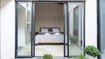Superior Villa | Premium bedding, down duvets, Select Comfort beds, laptop workspace