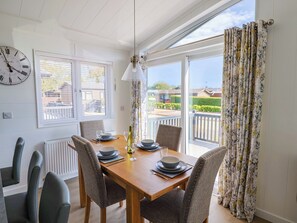 Dining - Cedar 1 (Axminster)