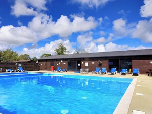 Indoor pool, outdoor pool - Cedar 1 (Axminster)