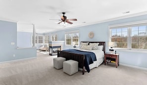 6 bedrooms, iron/ironing board, WiFi, bed sheets