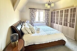 4 habitaciones, tabla de planchar con plancha y wifi gratis