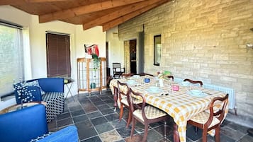 Outdoor dining