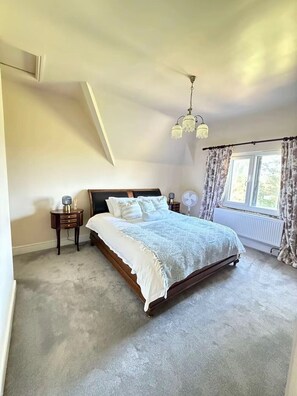 4 habitaciones, tabla de planchar con plancha y wifi gratis 