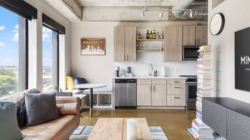 Apartment (1 Bedroom) | Living area | TV