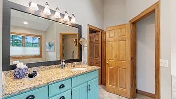 House (3 Bedrooms) | Bathroom