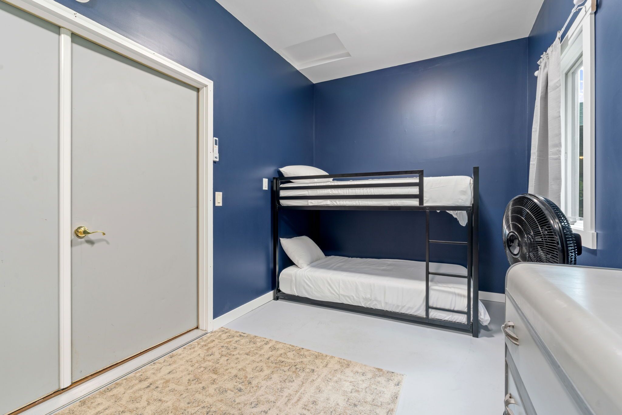 Studio (3 Bedrooms) | Property amenity