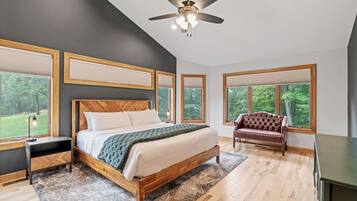 Studio (3 Bedrooms) | 4 bedrooms, laptop workspace, iron/ironing board, bed sheets