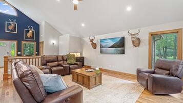 Studio (3 Bedrooms) | Property amenity
