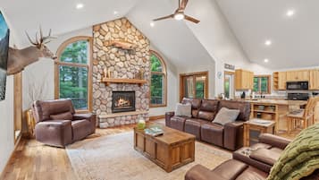 Studio (3 Bedrooms) | Property amenity