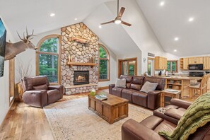 Studio (3 Bedrooms) | Property amenity - Eagle Ridge (Menomonie)