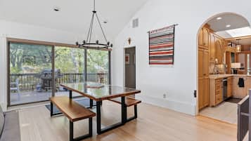 Maison (3 Bedrooms) | Restauration dans la chambre