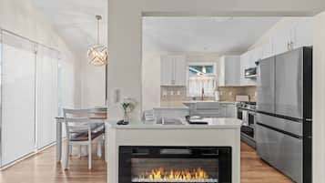 Studio (2 Bedrooms) | Property amenity