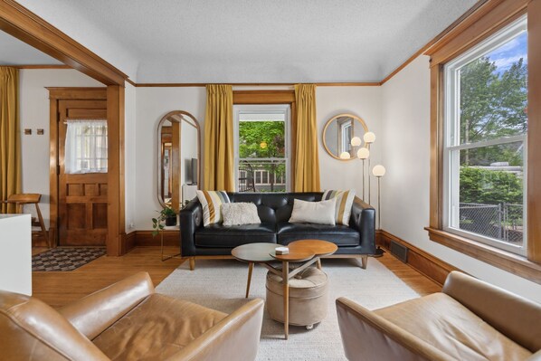 Casa (3 Bedrooms) | Sala de estar | Televisión