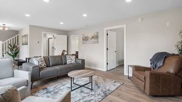 House (5 Bedrooms) | Property amenity
