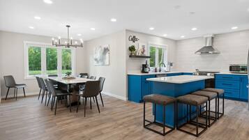 Rumah (5 Bedrooms) | Bagian depan properti