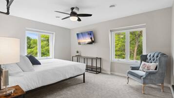 5 bedrooms, laptop workspace