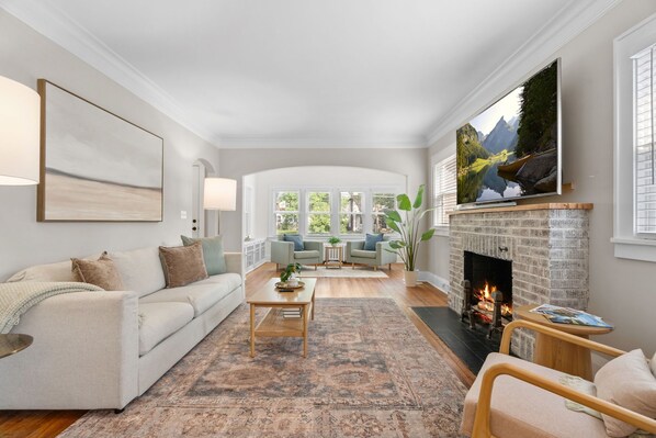 Ferienhaus (4 Bedrooms) | Wohnzimmer | Fernseher