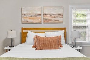 House (4 Bedrooms)