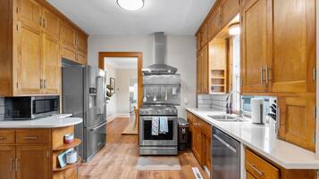 House (4 Bedrooms) | Property amenity