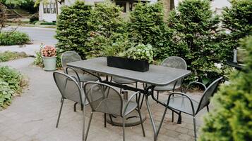 House (4 Bedrooms) | Property amenity