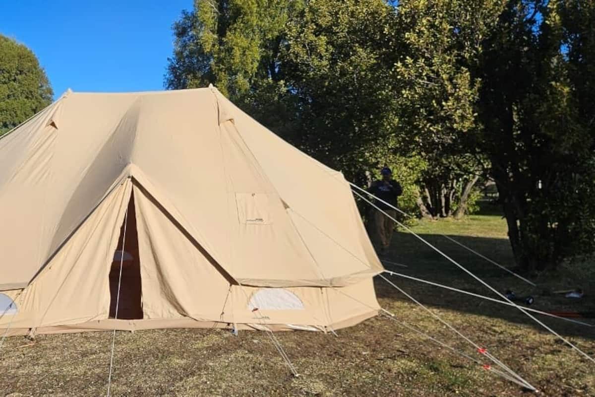Tienda familiar, vistas al lago | Espacio para trabajar con un portátil, wifi gratis, ropa de cama