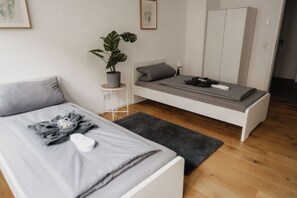 2 bedrooms, WiFi, bed sheets