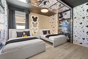 5 bedrooms, iron/ironing board, WiFi, bed sheets