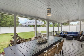 Outdoor dining - The Beach Gem• Near TPC Sawgrass & Mayo Clinic (Jacksonville Beach)